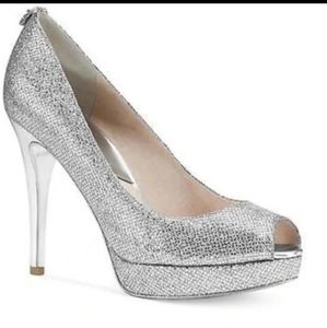 1 HR CRAZY SALE Michael Kors Silver Glitter Pumps